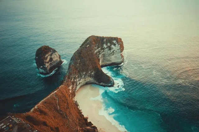 kelingking showcasing turquoise stunning aerial penida cliffs waters beach o 1