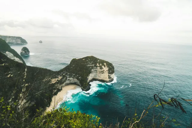 kelingking showcasing turquoise stunning dramatic aerial iconic waters cliff 1
