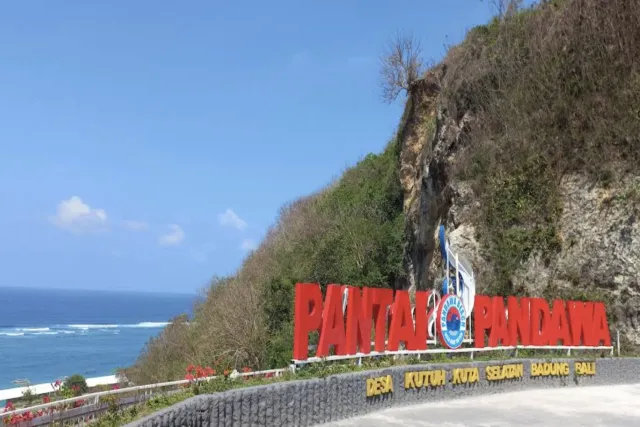 pandawa beach rock name point
