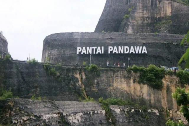 pandawa beach rock